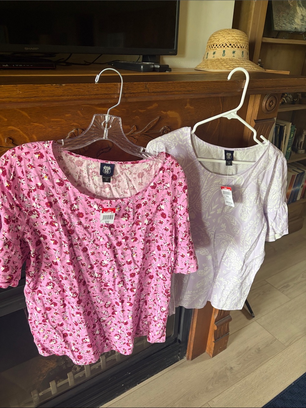 Route 66 Women’s Pink Floral Short-Sleeve Top